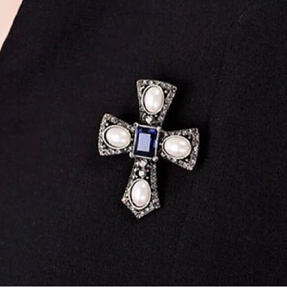 ⭐️ Crystal & pearl brooch/lapel pin ⭐️ - Picture 4 of 4